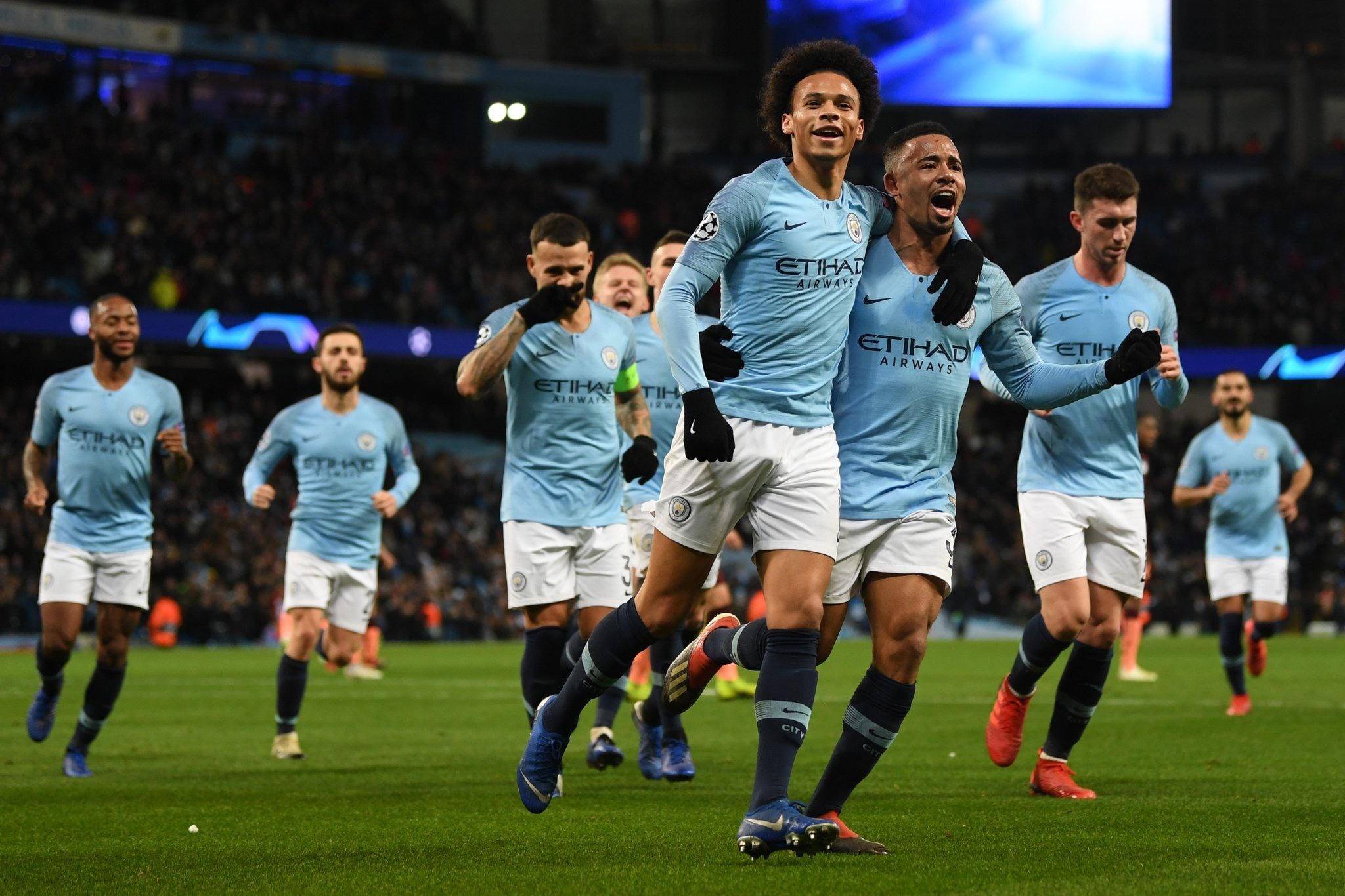 萨中场的核 萨中场的核